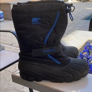 Boys sorel snow boots